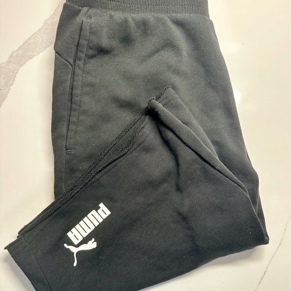 Men’s Puma shorts - Picture 2 of 3